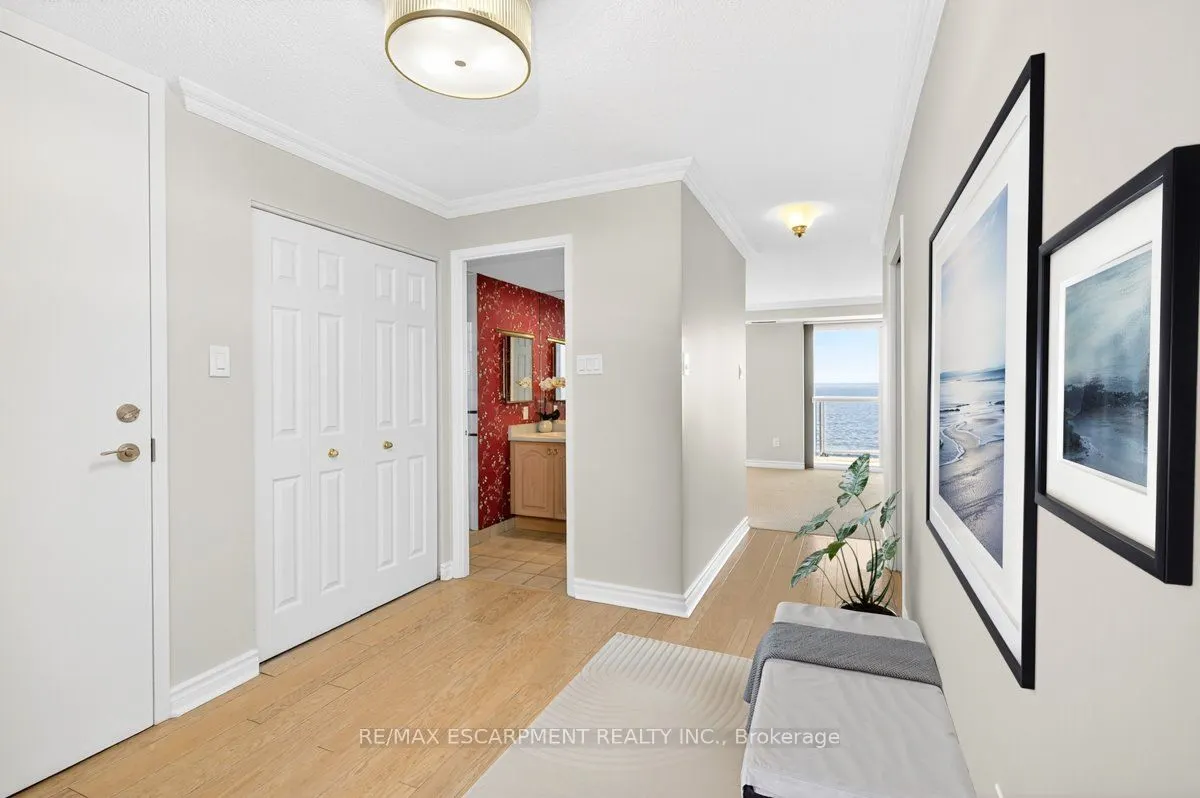 2210 Lakeshore Road, #203