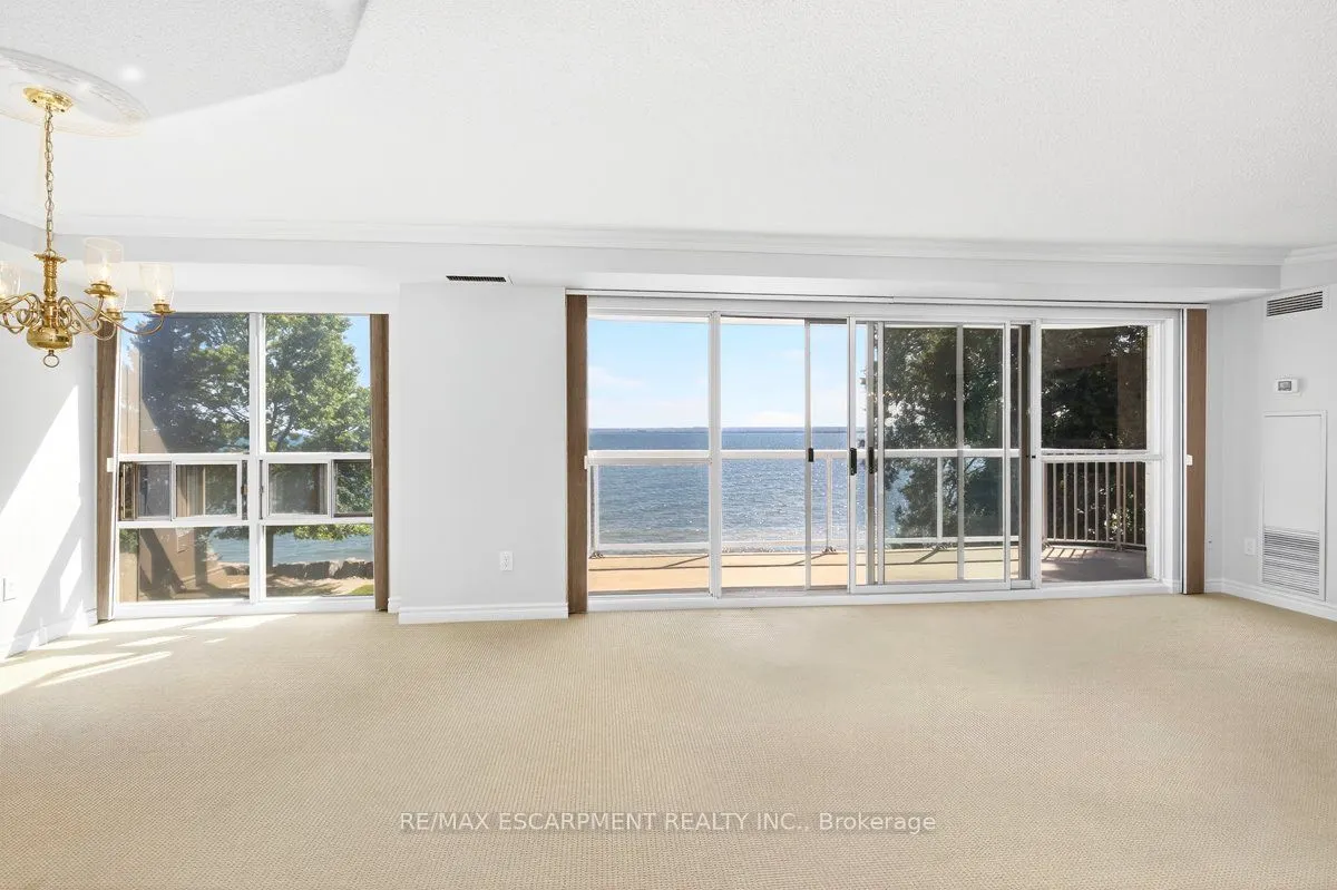 2210 Lakeshore Road, #203