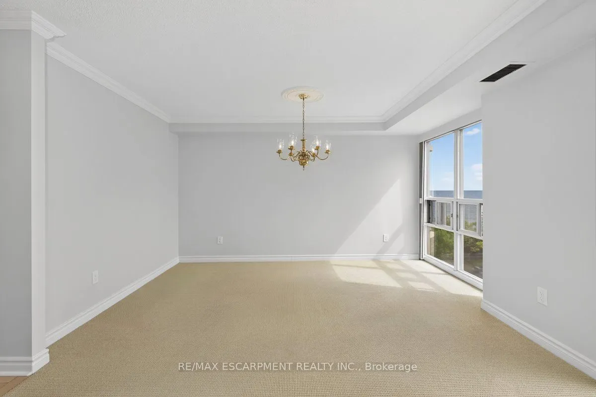 2210 Lakeshore Road, #203