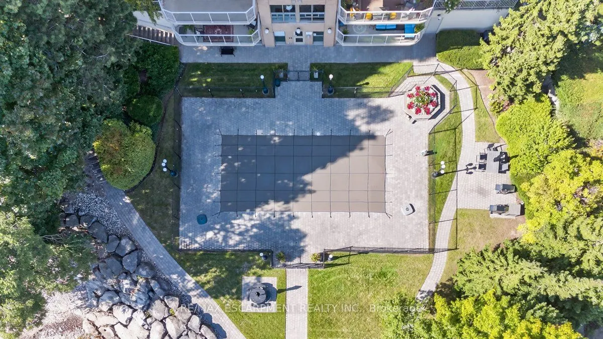 2210 Lakeshore Road, #203