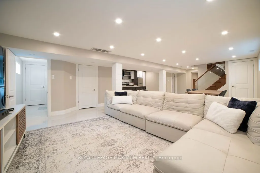 76 Langholm Drive