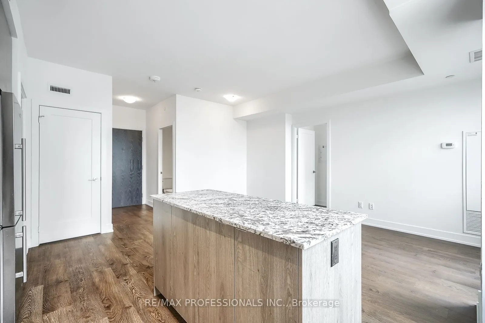 5 Mabelle Avenue, #4332