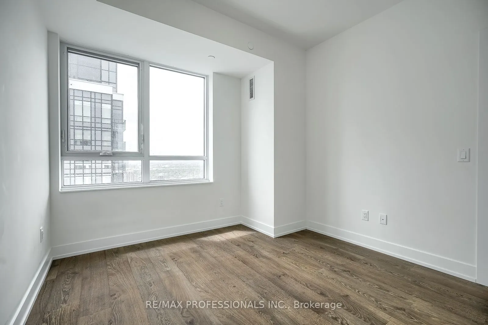 5 Mabelle Avenue, #4332