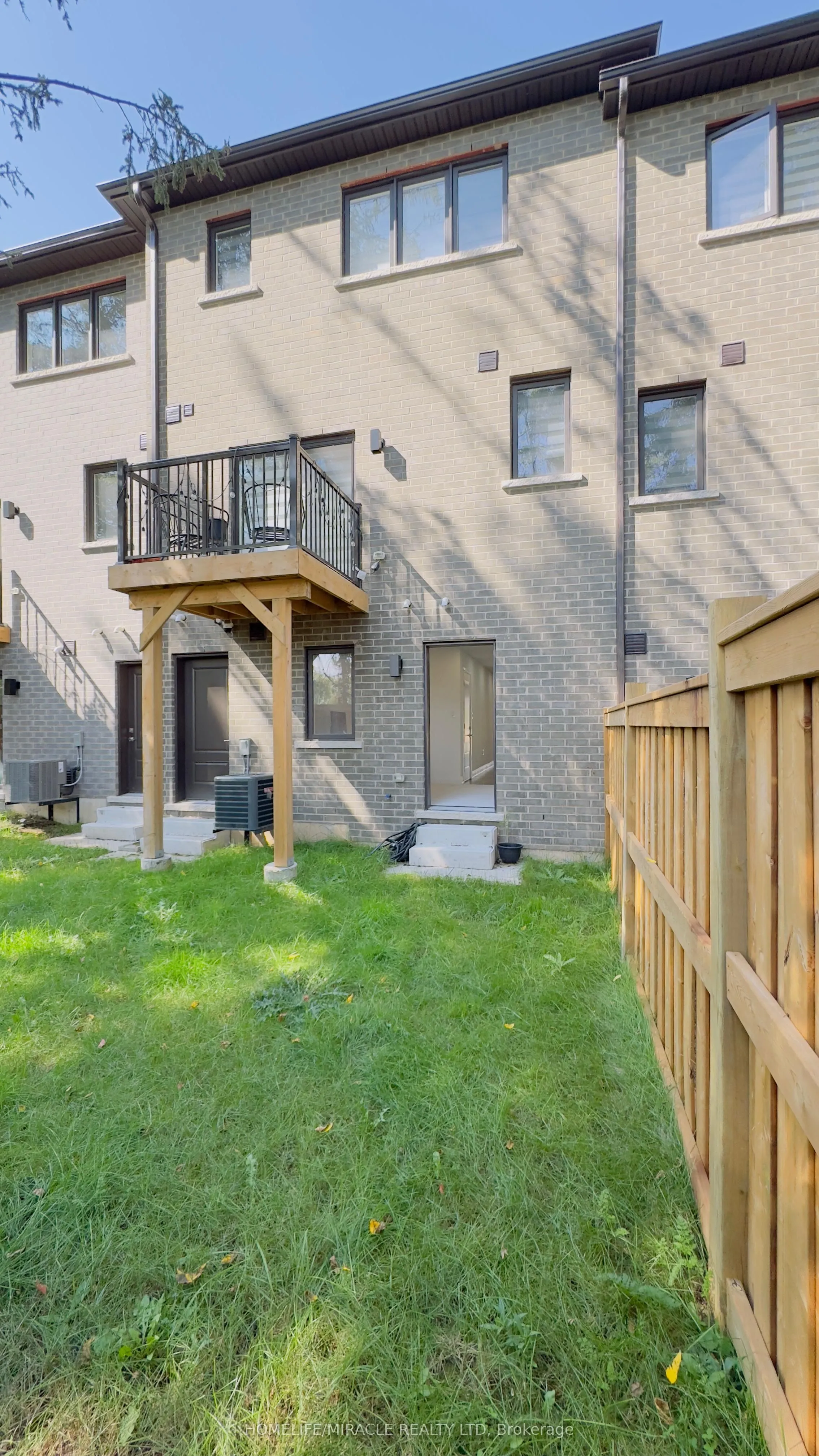 9 Briar Court