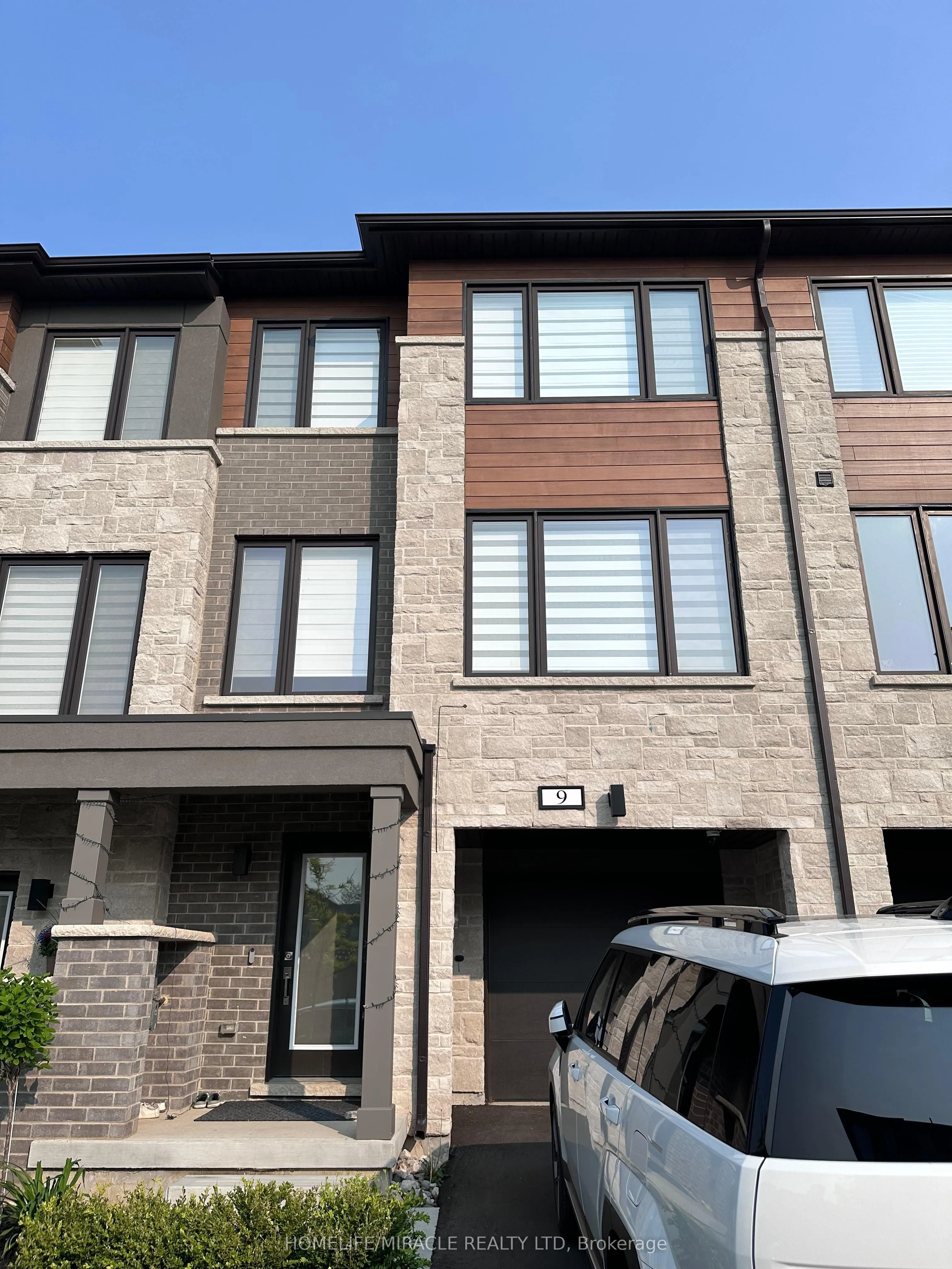 9 Briar Court