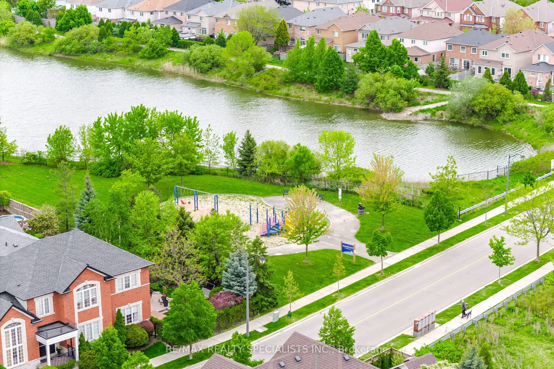 74 Robarts Drive