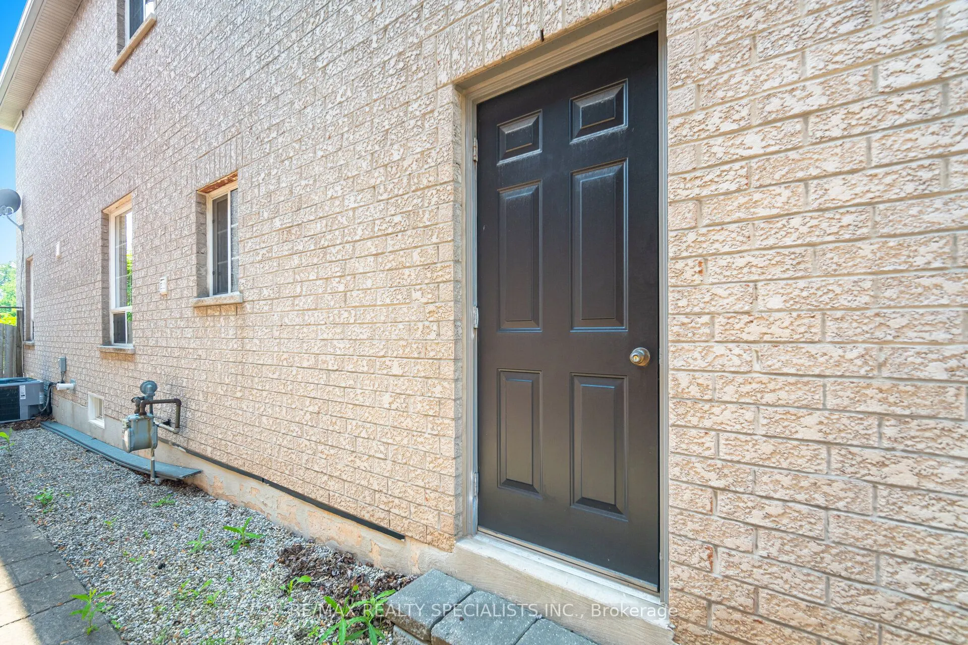 74 Robarts Drive