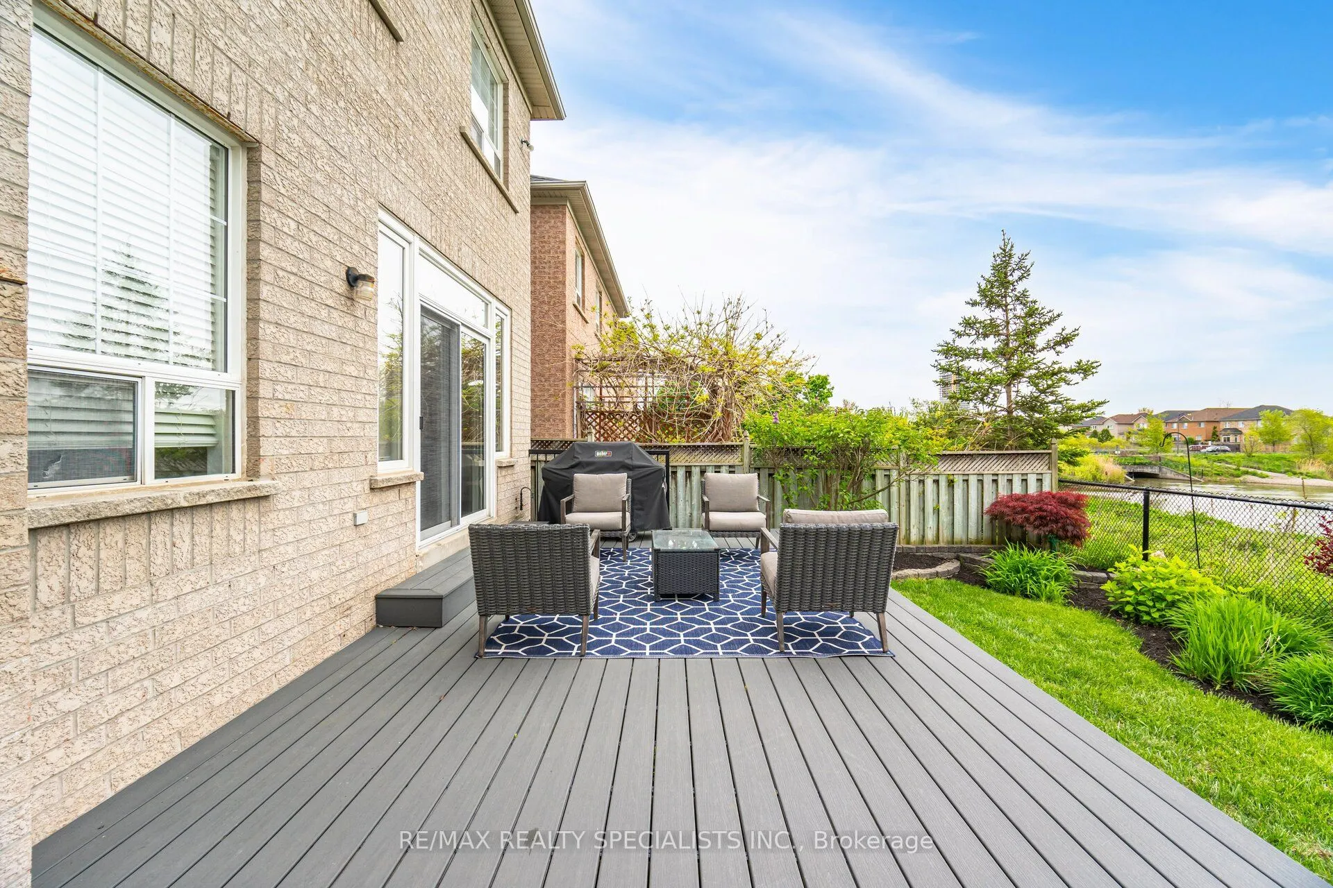 74 Robarts Drive