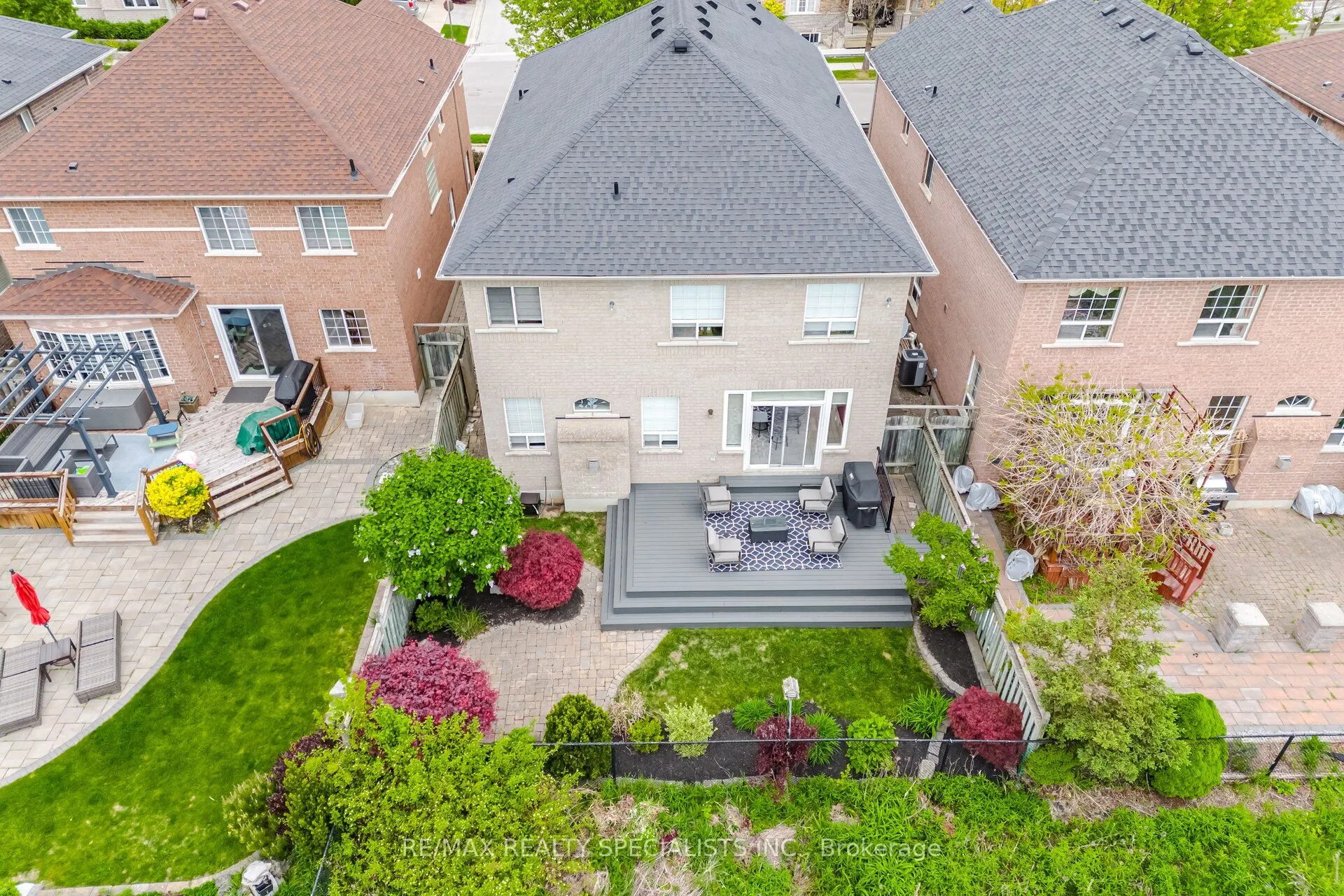 74 Robarts Drive