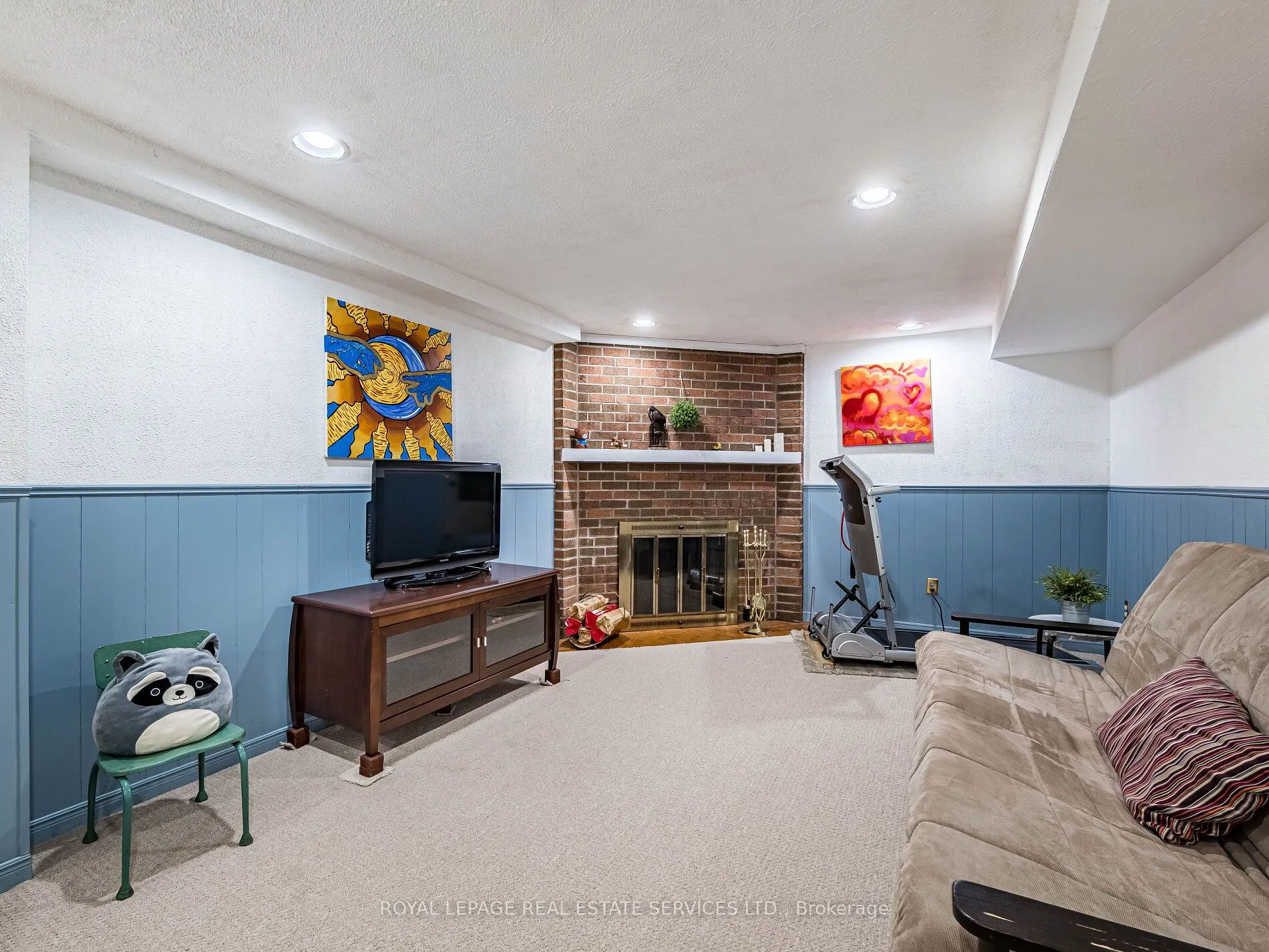 77 Martindale Crescent