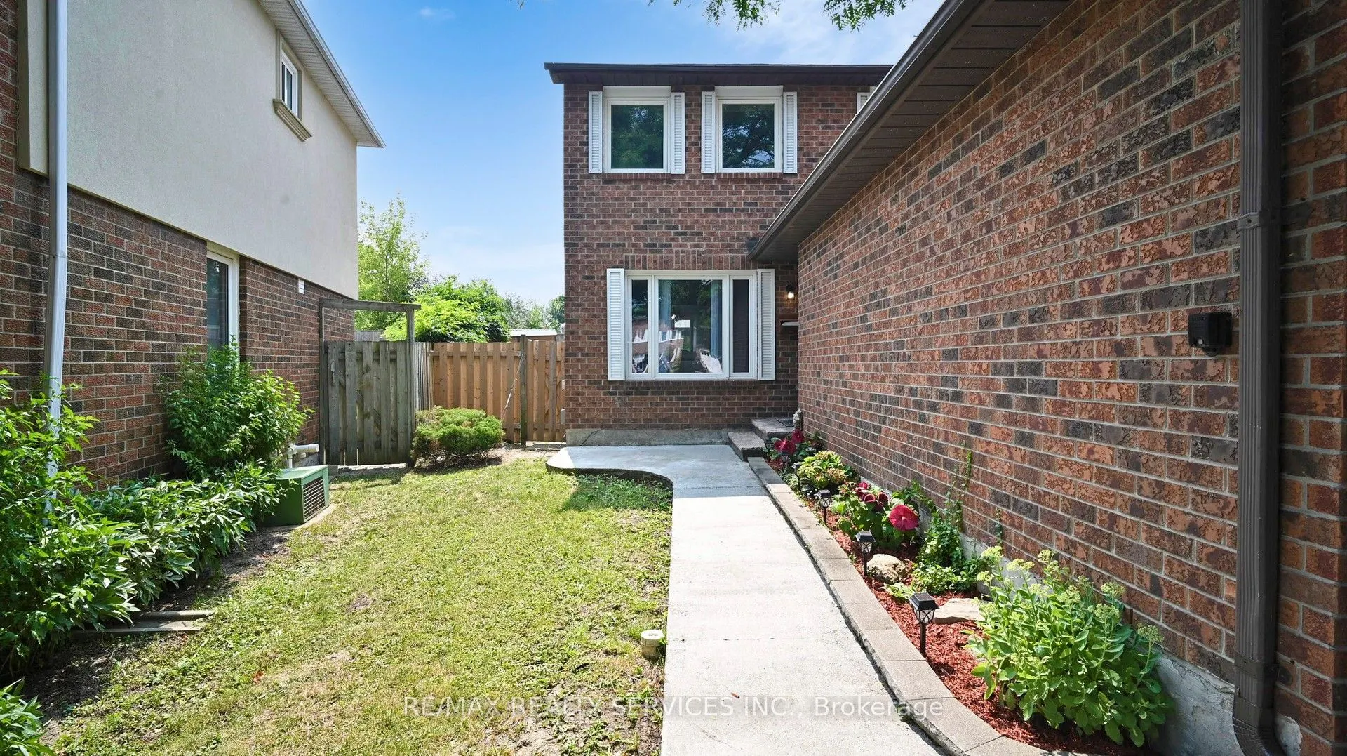 14 Myna Court