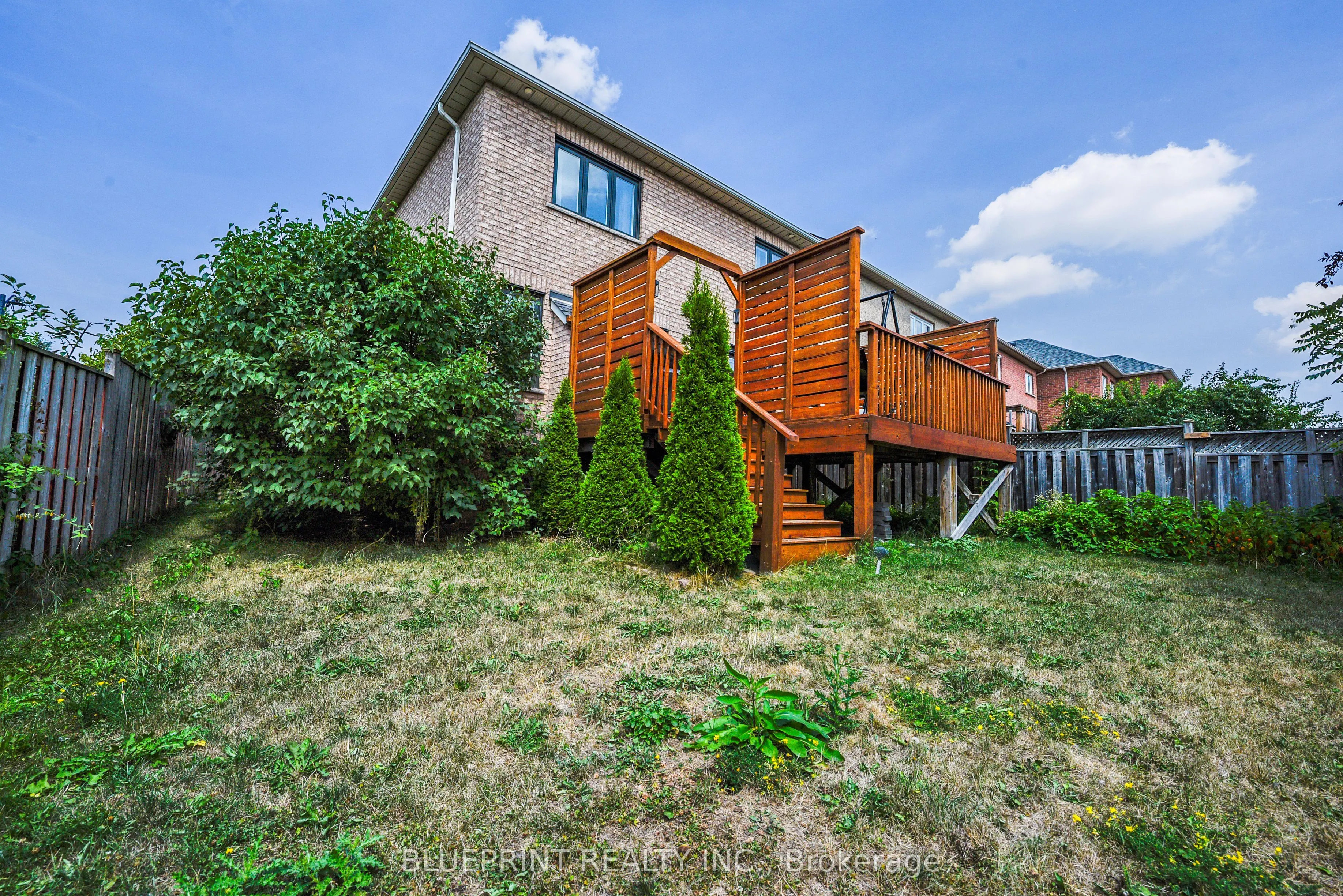 812 Knotty Pine Grove