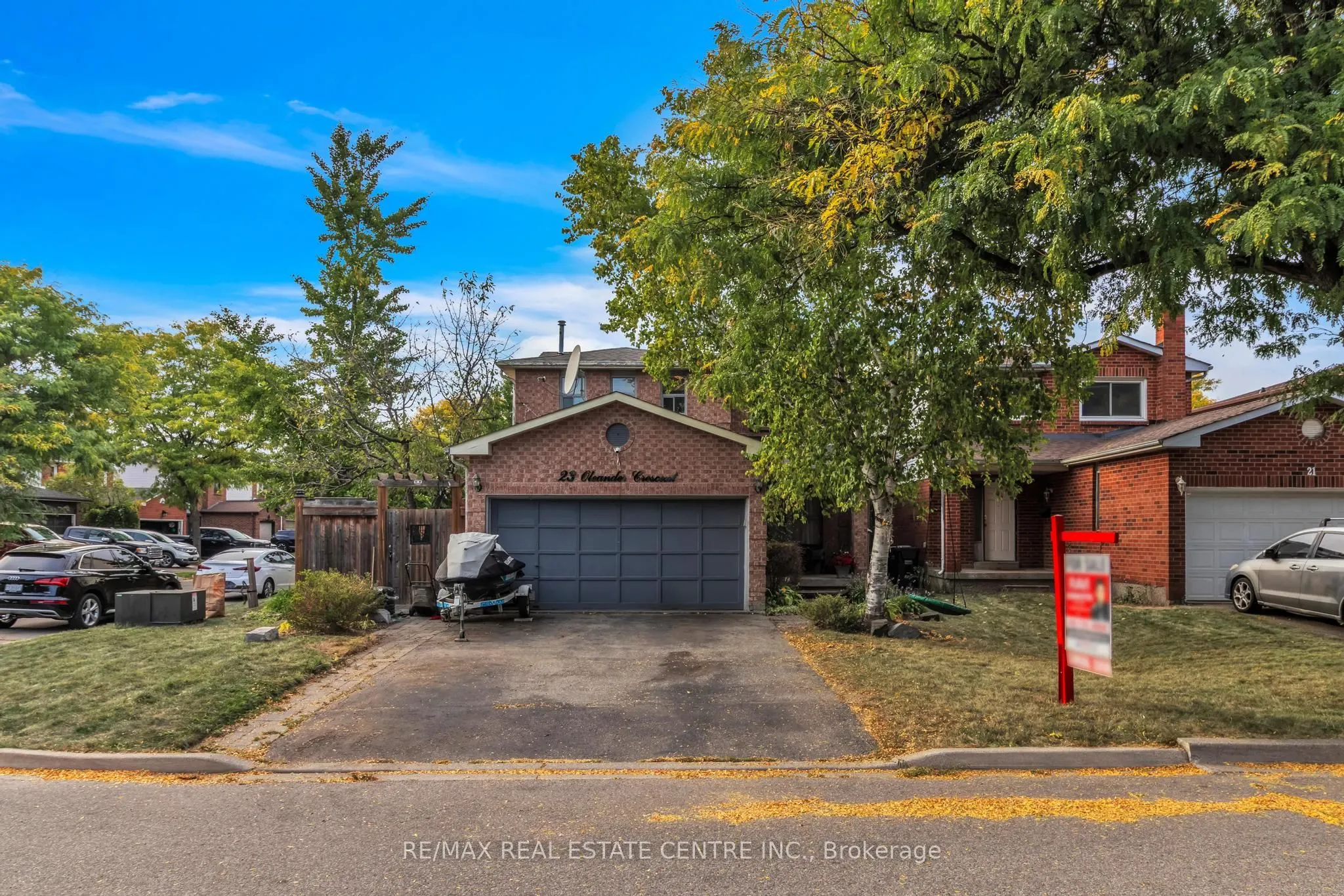 23 Oleander Crescent N
