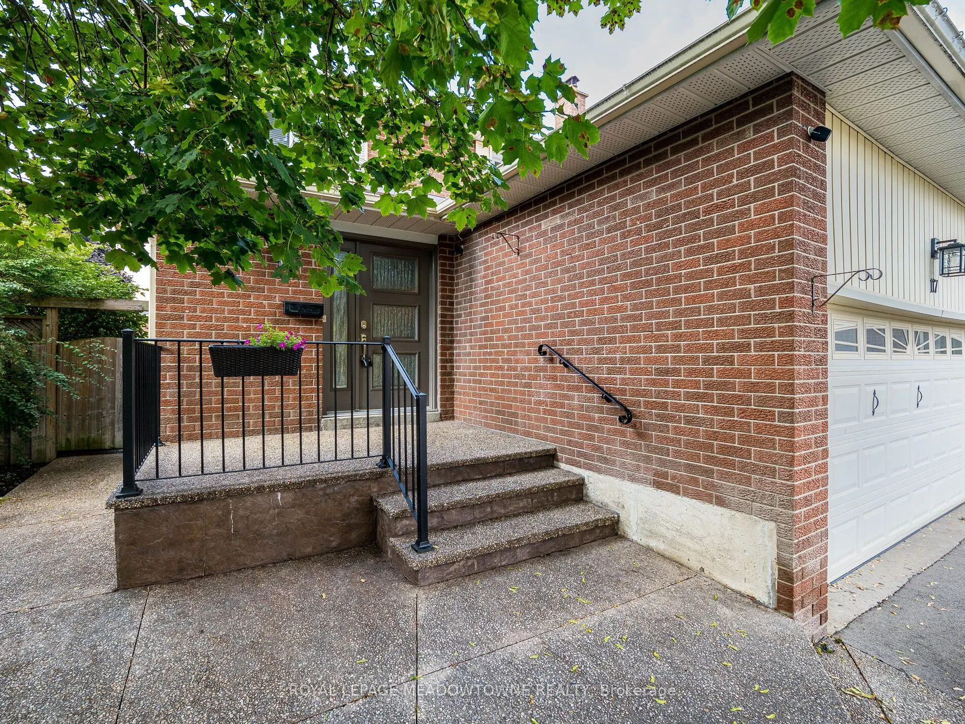 117 Fairglen Avenue