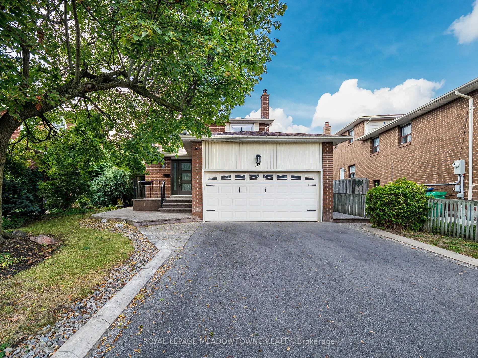 117 Fairglen Avenue