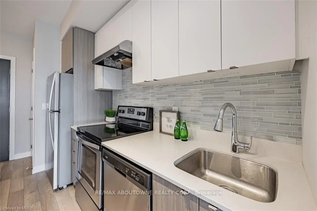 5240 DUNDAS Street, #B416