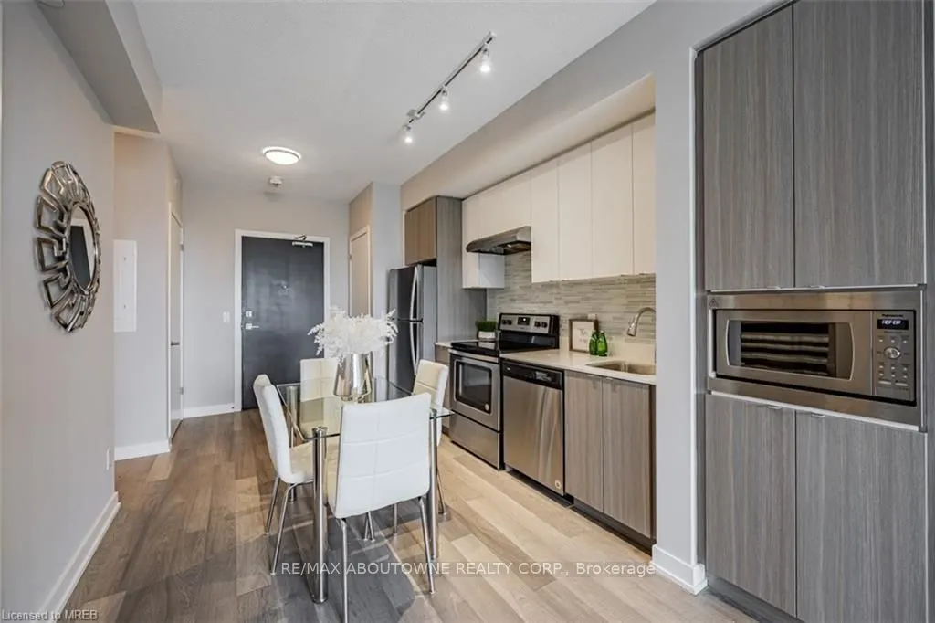 5240 DUNDAS Street, #B416