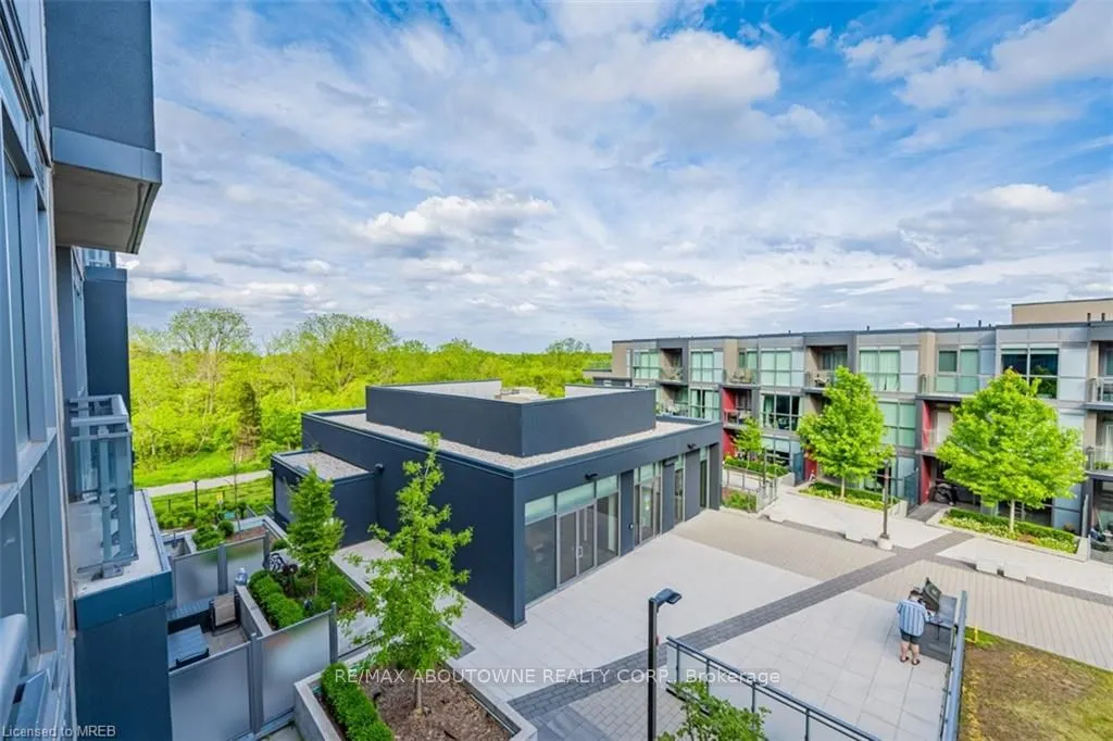 5240 DUNDAS Street, #B416