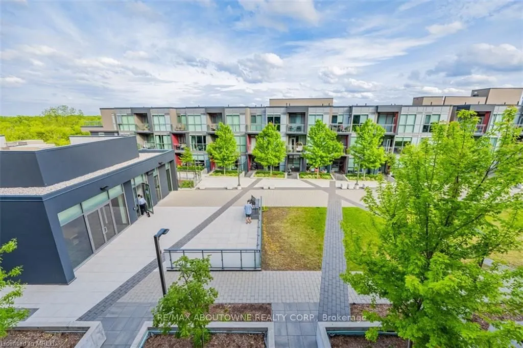 5240 DUNDAS Street, #B416