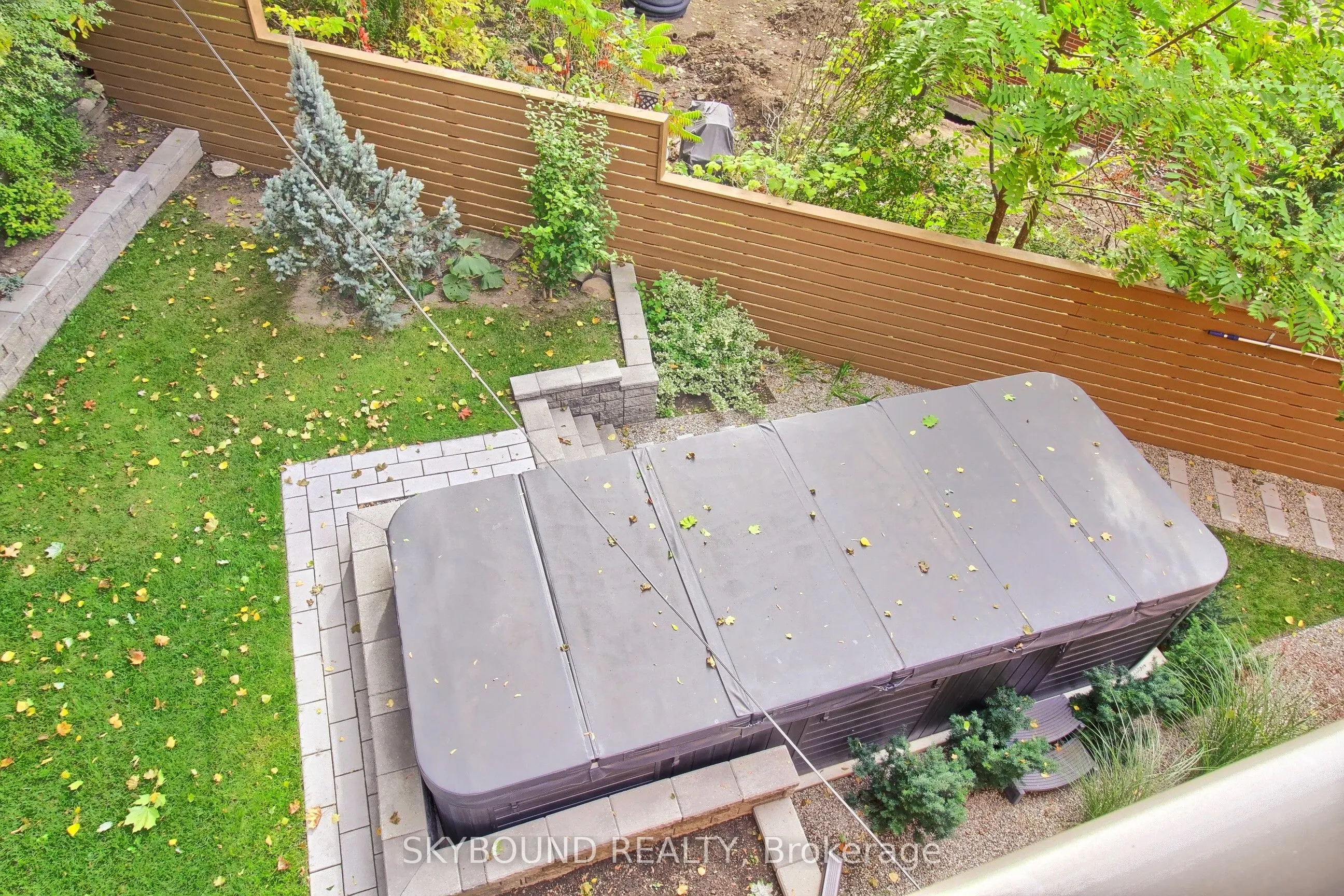 5 Hatton Court