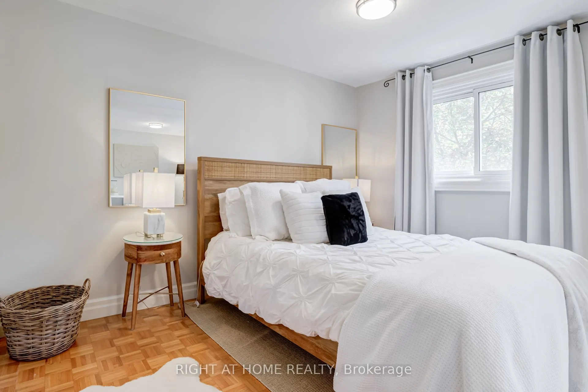 2067 Marine Drive, #9