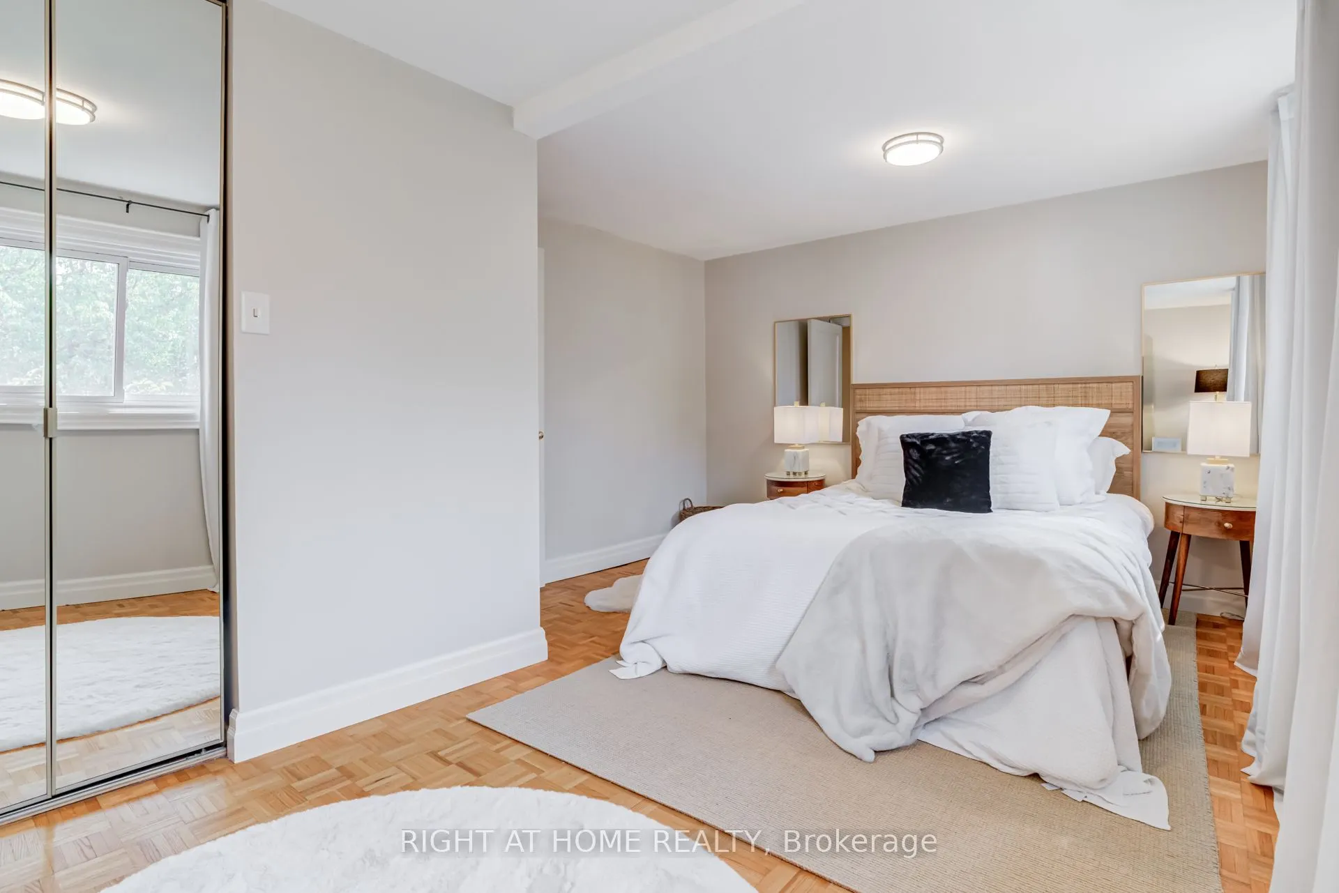 2067 Marine Drive, #9