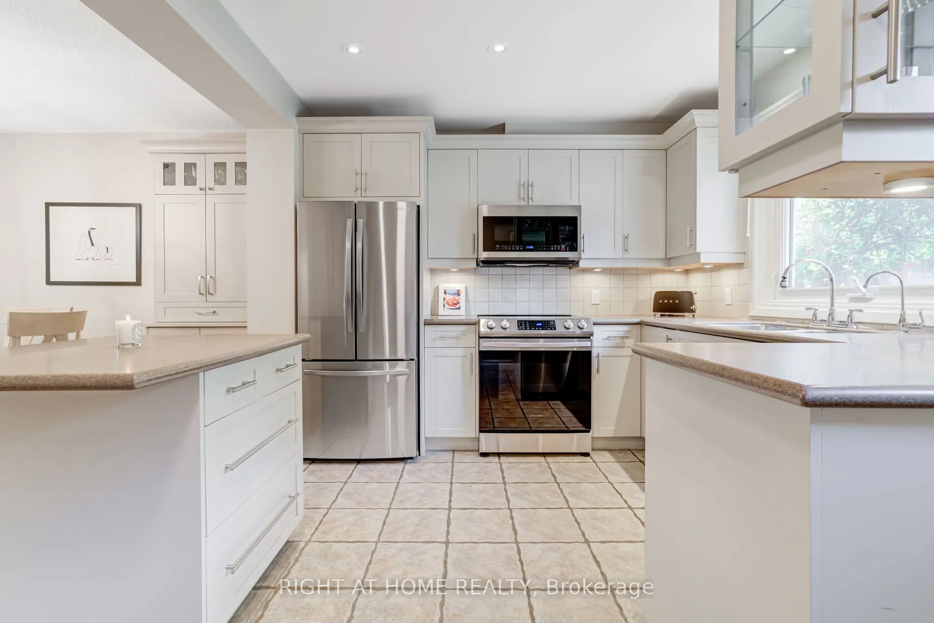 2067 Marine Drive, #9