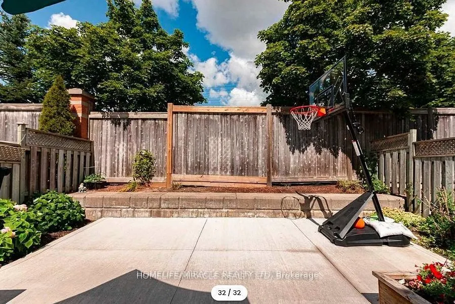 36 Bramcedar Crescent