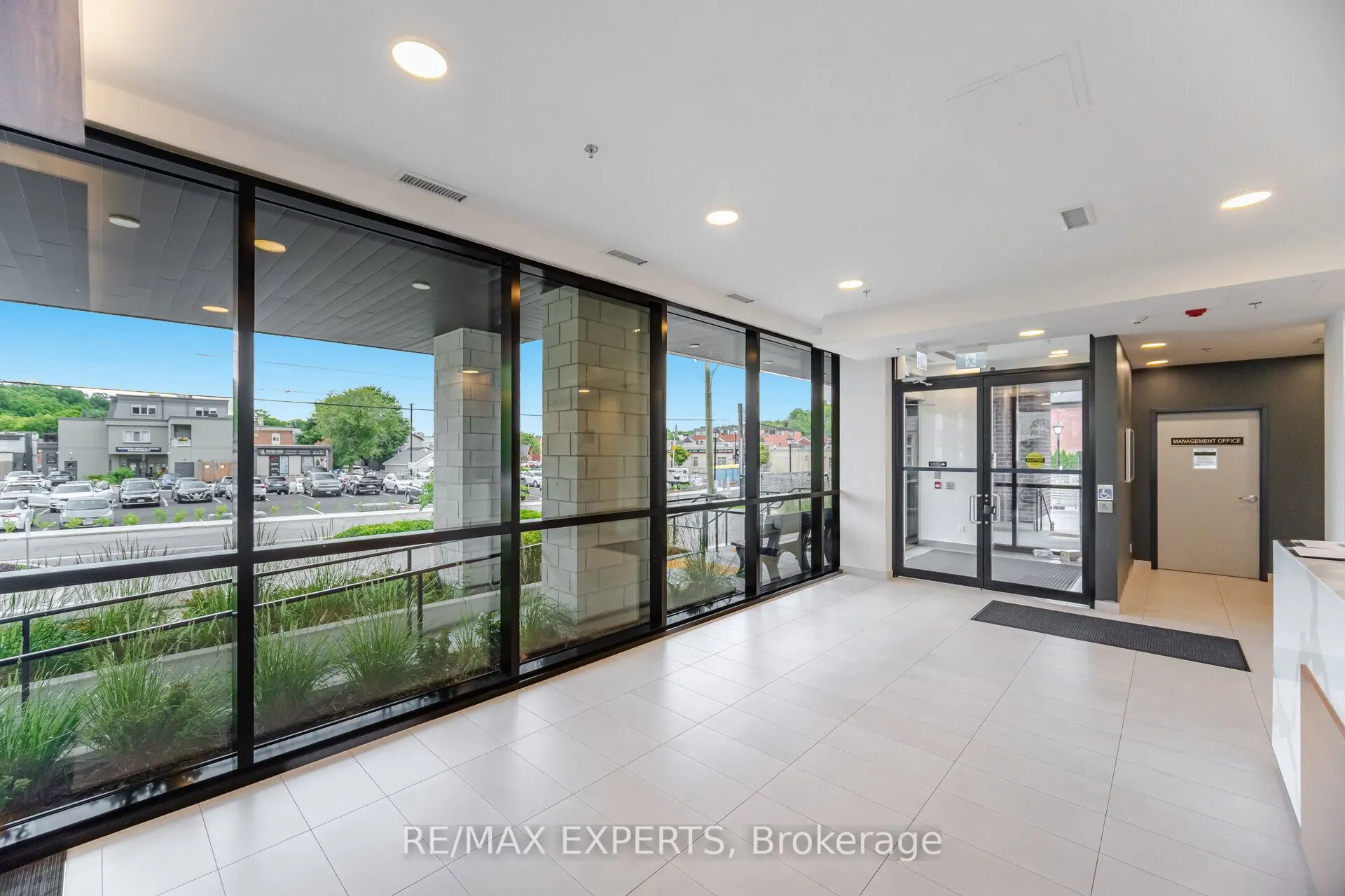 50 Ann Street, #305