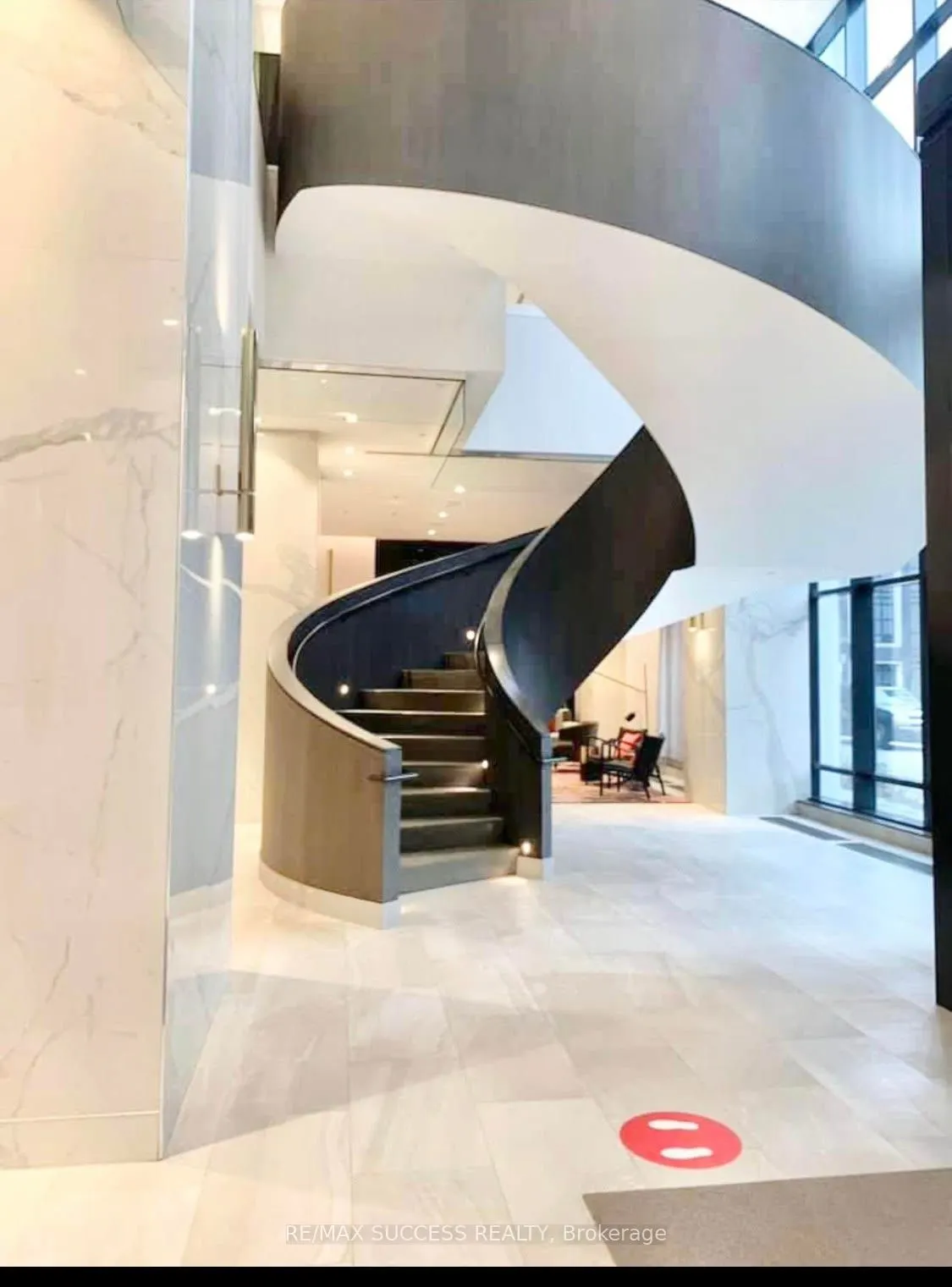9 Mabelle Avenue, #2926