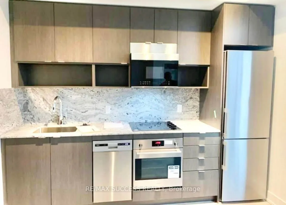 9 Mabelle Avenue, #2926