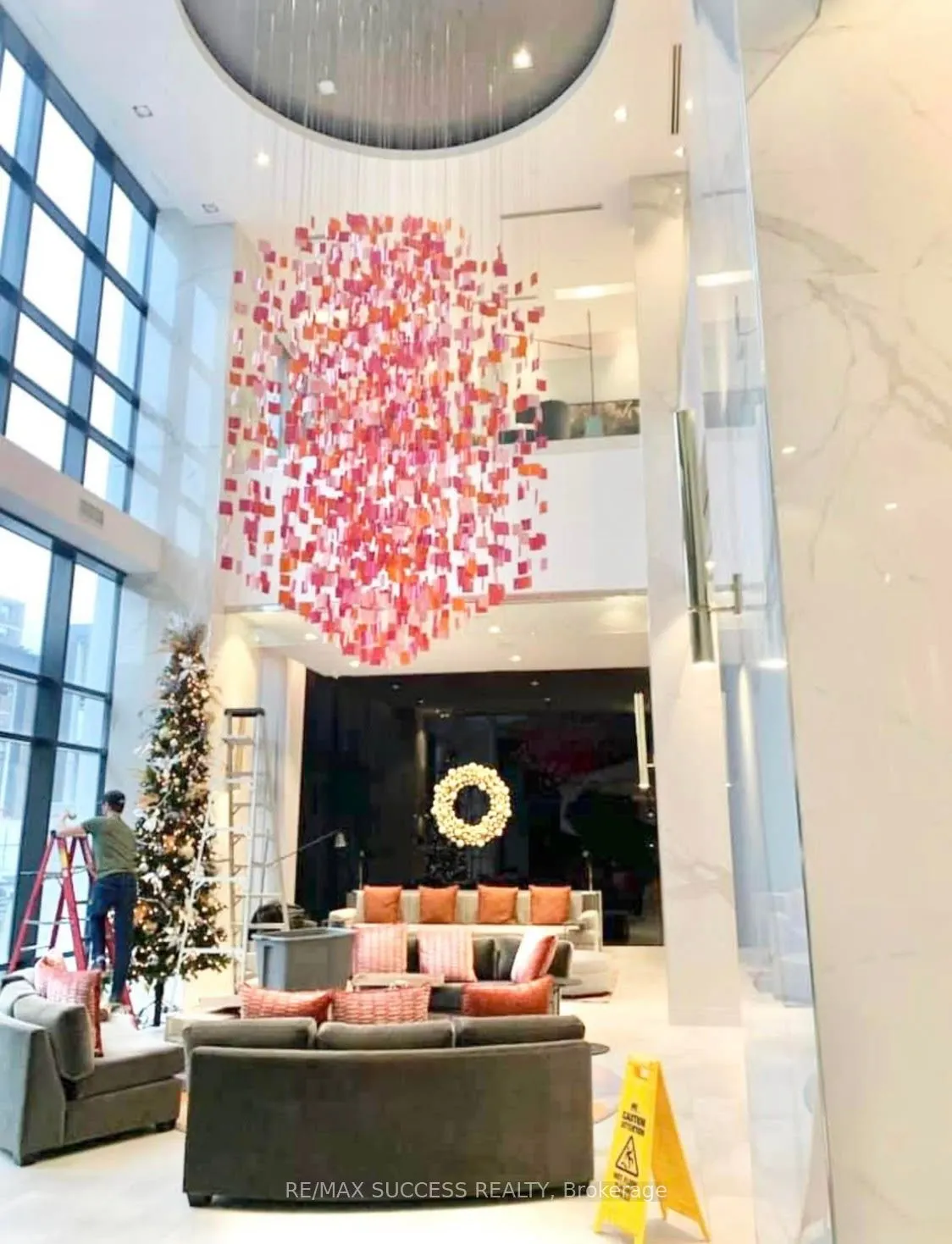 9 Mabelle Avenue, #2926