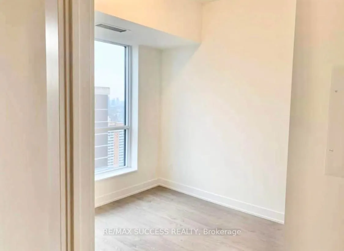9 Mabelle Avenue, #2926