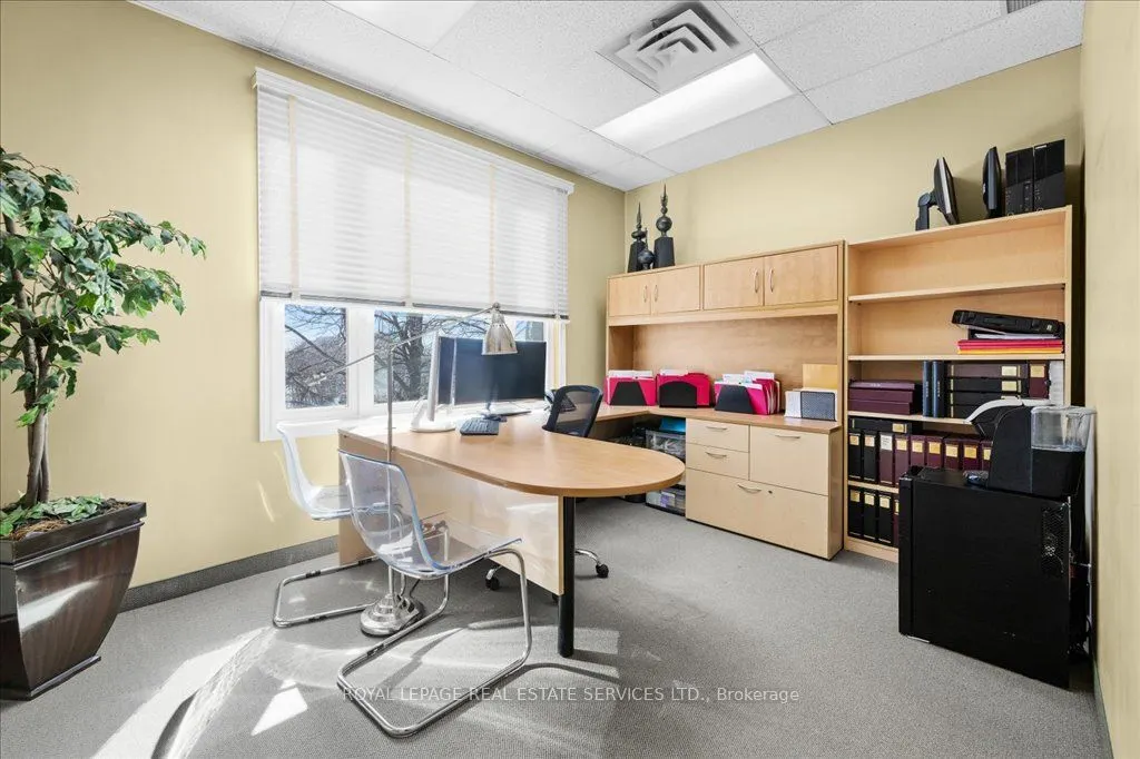 414 North Service Road E, #200