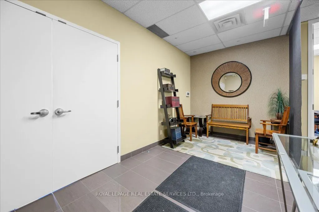 414 North Service Road E, #200