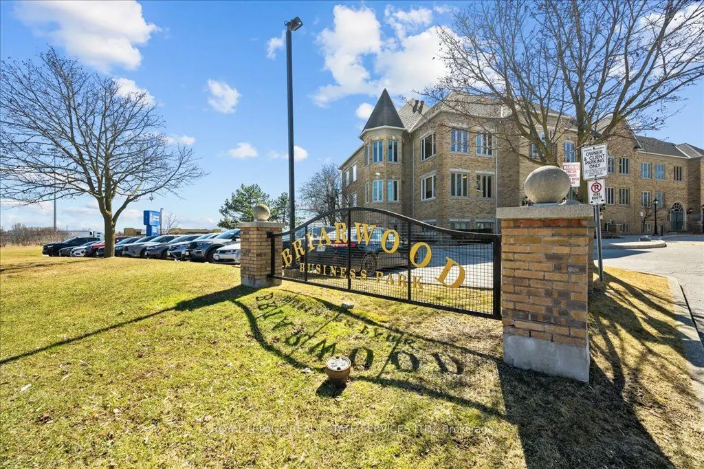 414 North Service Road E, #200