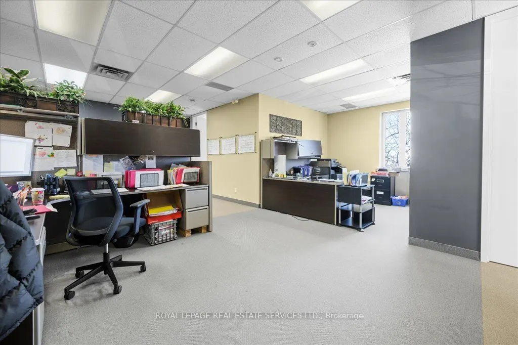 414 North Service Road E, #200
