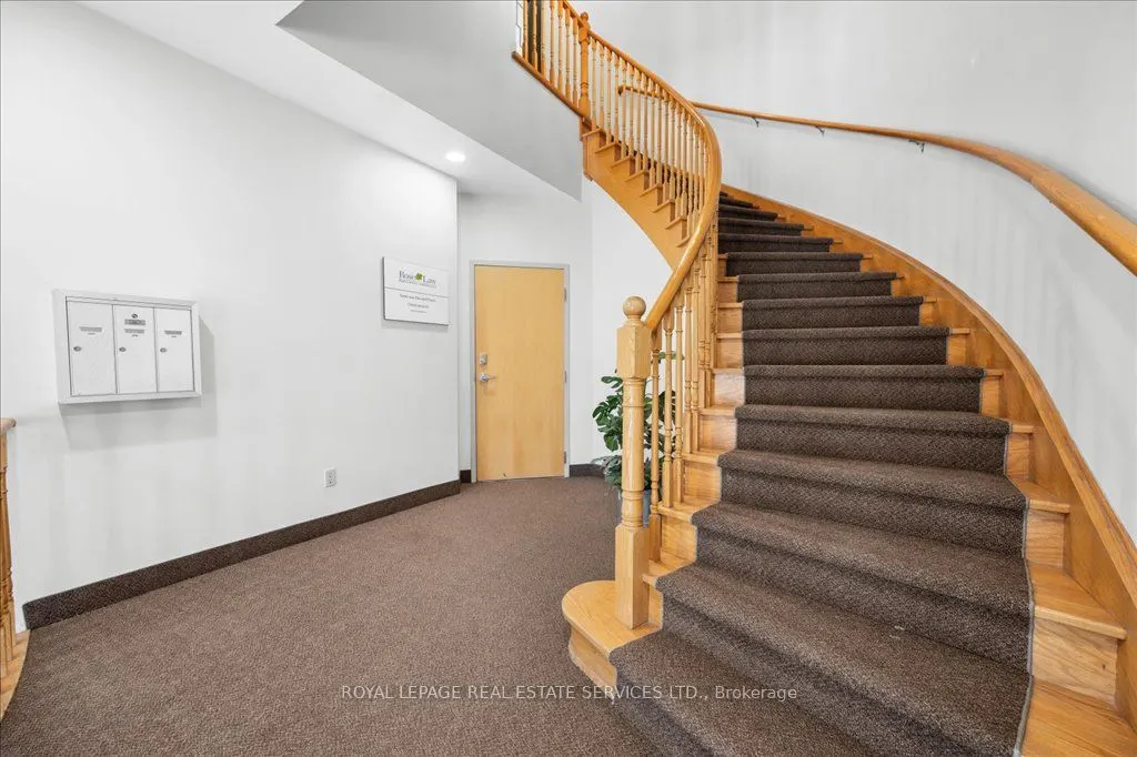 414 North Service Road E, #200
