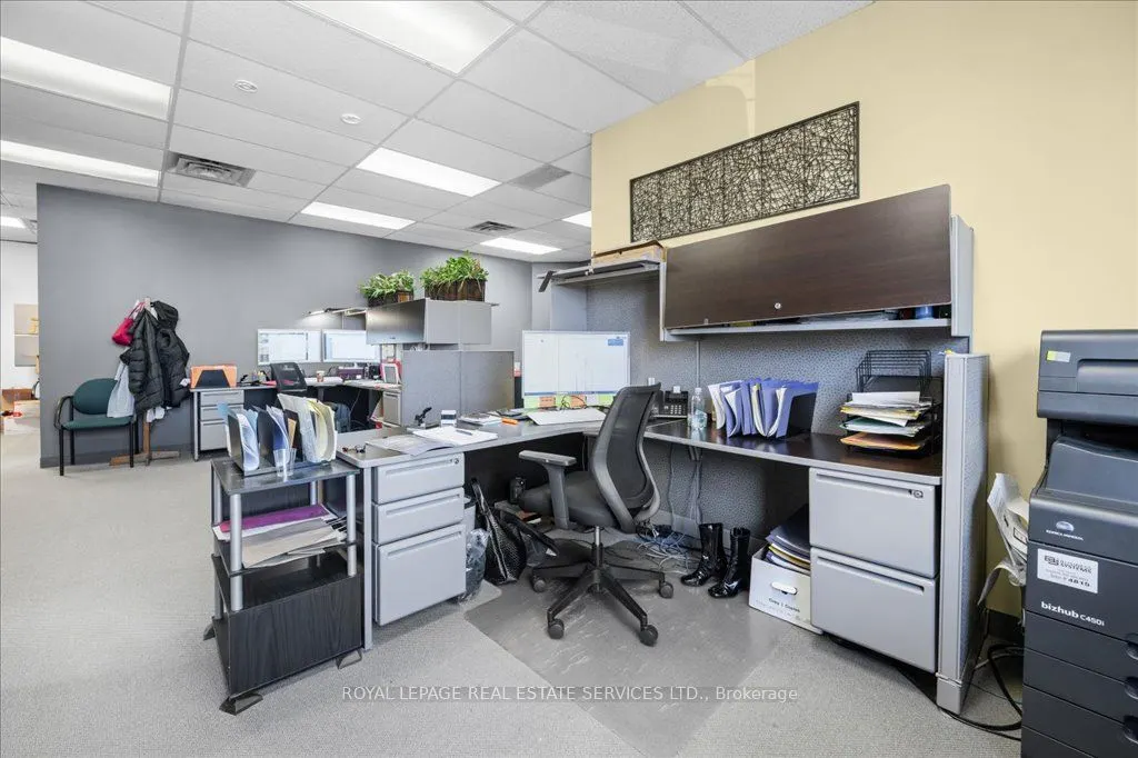 414 North Service Road E, #200