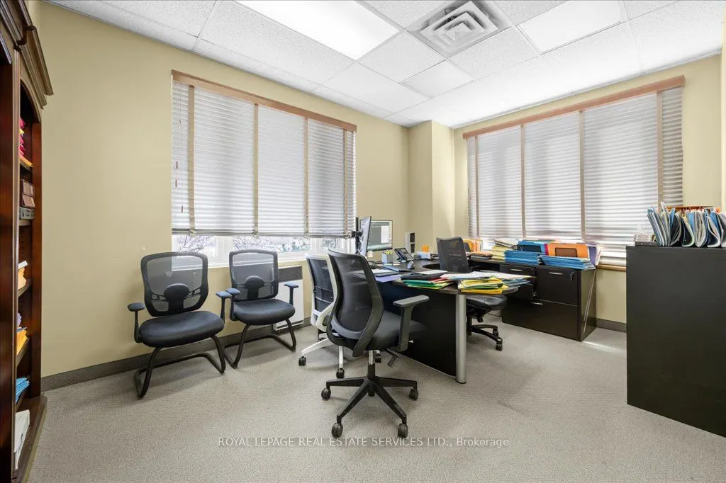 414 North Service Road E, #200