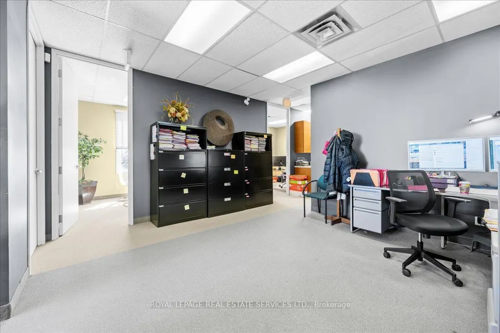 414 North Service Road E, #200