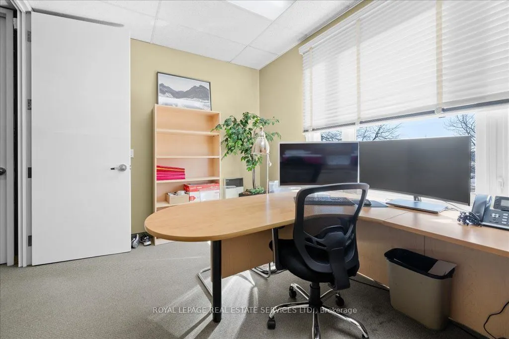 414 North Service Road E, #200