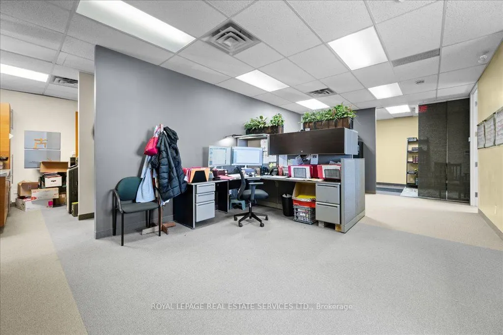 414 North Service Road E, #200