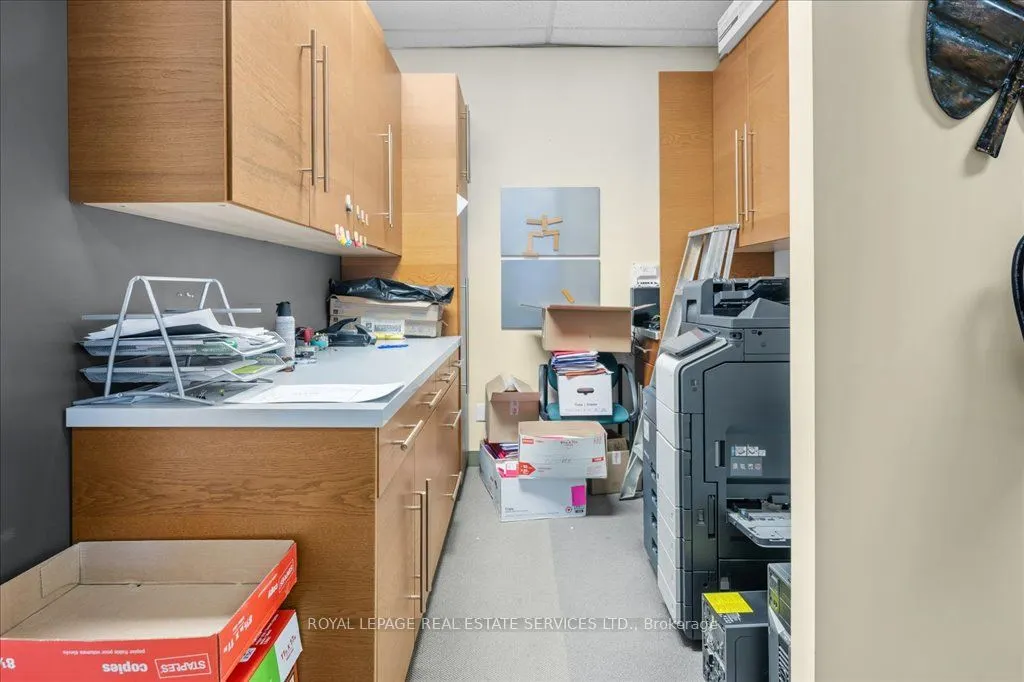 414 North Service Road E, #200