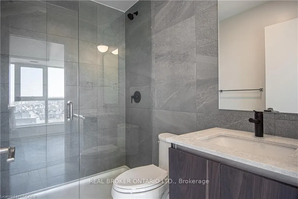 405 DUNDAS Street W, #728