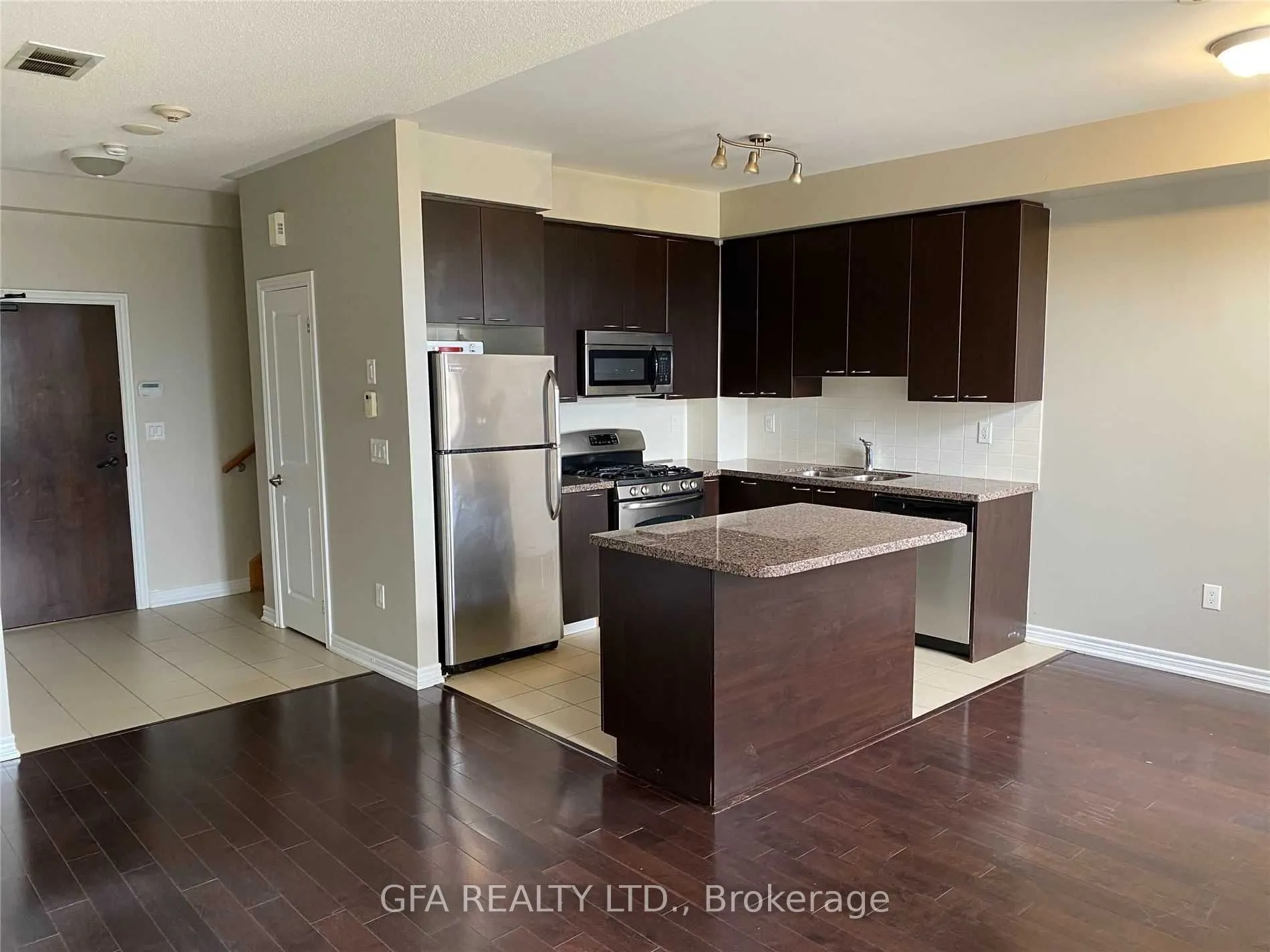 383 Prince Of Wales Drive, #113