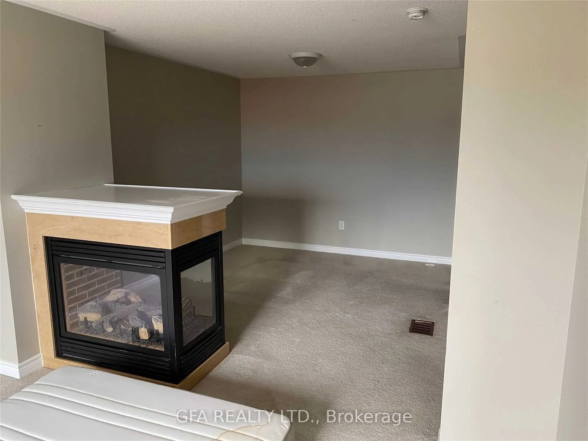 383 Prince Of Wales Drive, #113