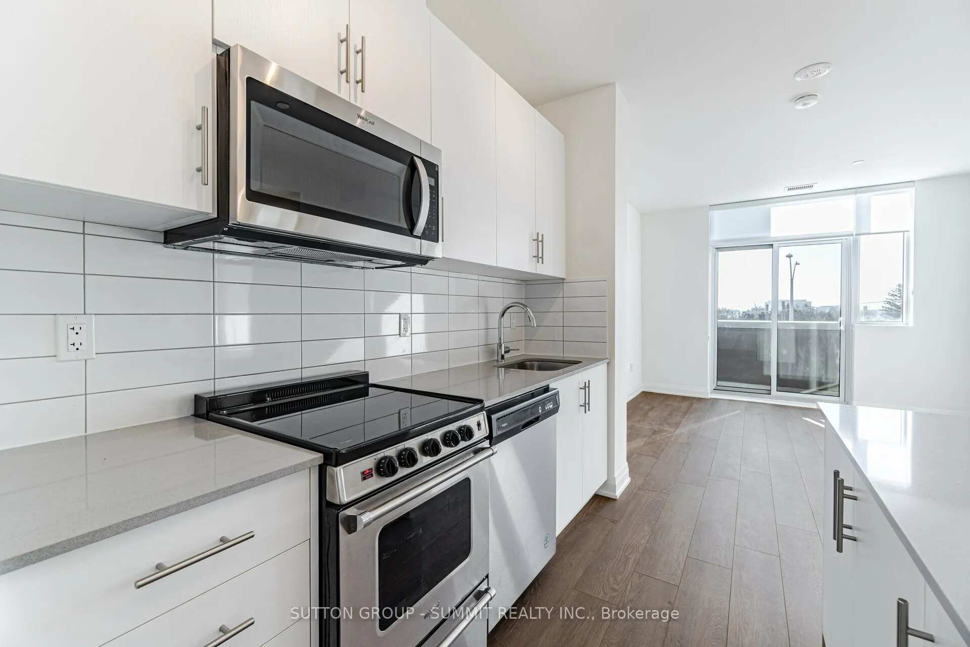 509 Dundas Street W, #226