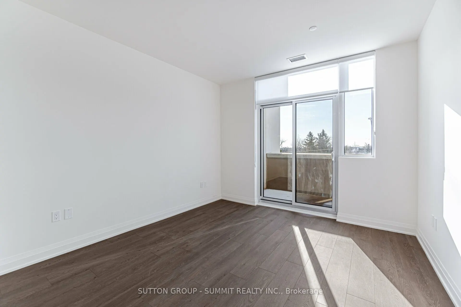 509 Dundas Street W, #226