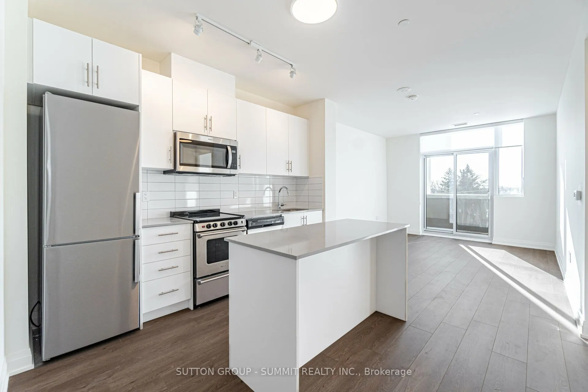 509 Dundas Street W, #226